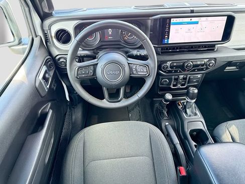 Used 2024 Jeep Wrangler Unlimited Sport AWD/4WD image 21
