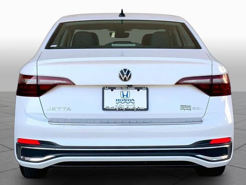 Used 2023 Volkswagen Jetta SEL FWD image 5