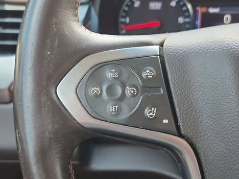 Used 2015 Chevrolet Suburban LTZ RWD image 12