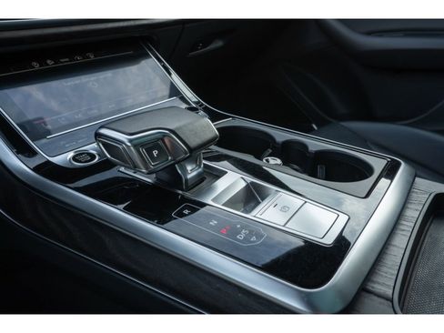 Used 2021 Audi Q8 Prestige image 25