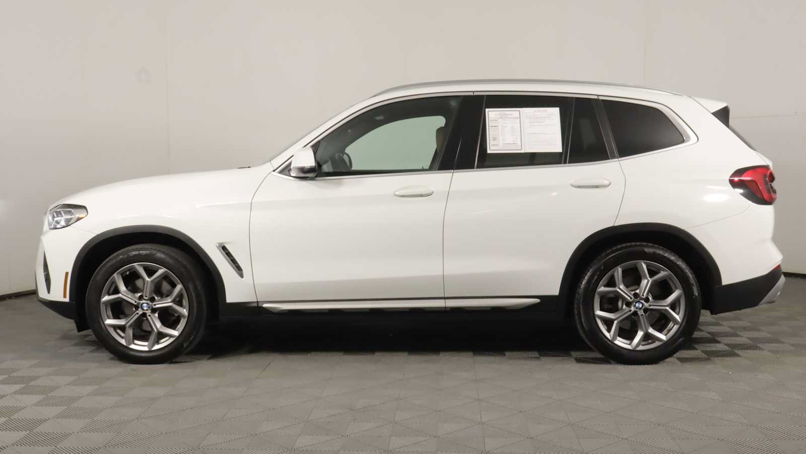 Used 2024 BMW X3 xDrive30i w/ Premium Package AWD/4WD image 8