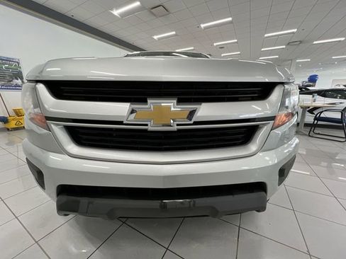 Used 2020 Chevrolet Colorado W/T w/ Custom Special Edition image 31