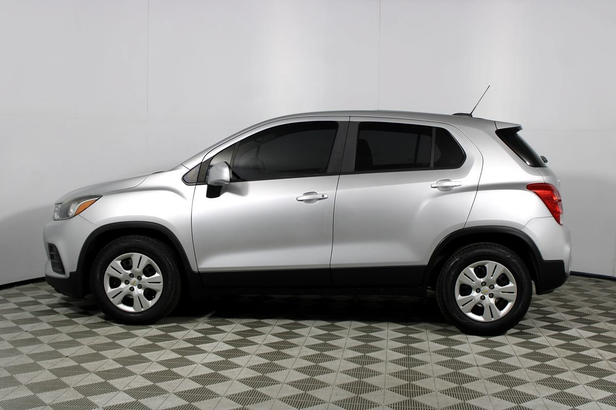 Used 2018 Chevrolet Trax LS FWD image 23