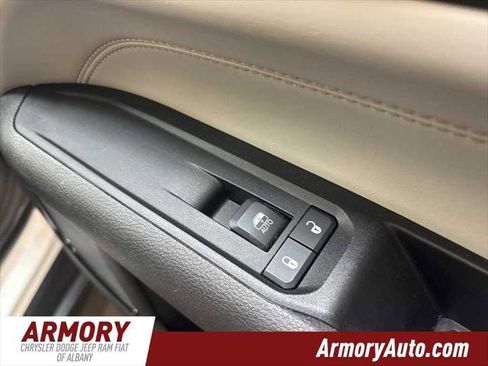 Certified 2022 Jeep Compass Limited image 38