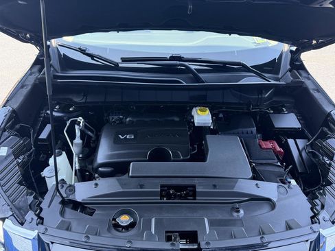 Used 2022 Nissan Pathfinder SL w/ SL Premium Package image 32