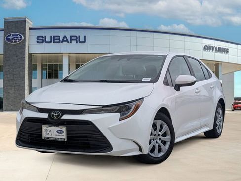 Used 2023 Toyota Corolla LE image 1