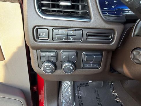 Used 2024 Chevrolet Tahoe Z71 w/ Z71 Off-Road Package AWD/4WD image 27