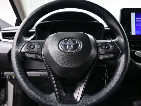 Used 2025 Toyota Corolla LE FWD image 21