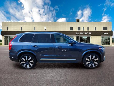 Used 2025 Volvo XC90 T8 Plus w/ Protection Package Premier AWD/4WD image 2