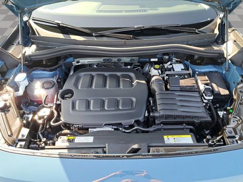New 2025 Volkswagen Tiguan SE AWD/4WD image 24