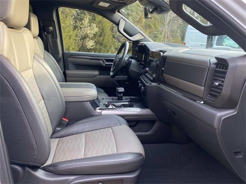 Used 2023 Chevrolet Silverado 1500 ZR2 w/ Technology Package image 36