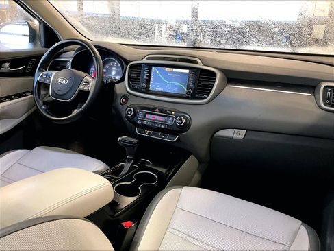 Used 2019 Kia Sorento SX image 14