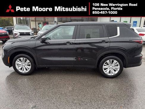 New 2026 Mitsubishi Outlander ES image 1