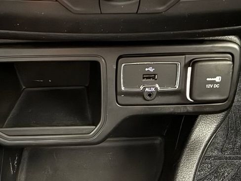 Used 2020 Jeep Renegade Latitude FWD image 20