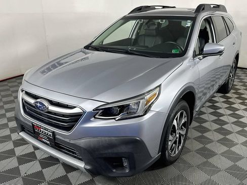 Used 2022 Subaru Outback Limited AWD/4WD image 3