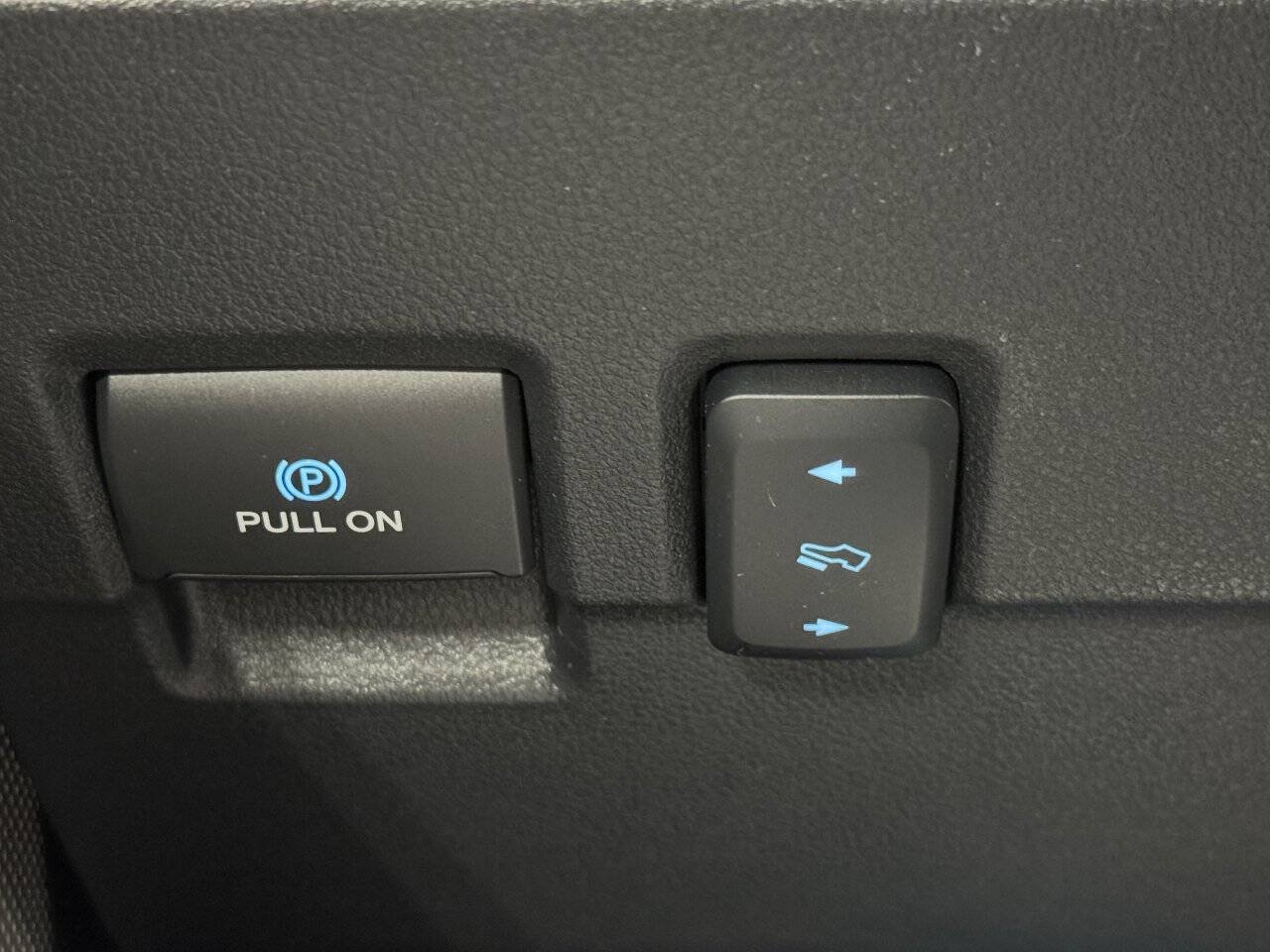 Used 2023 Ford F350 Lariat w/ Lariat Ultimate Package AWD/4WD image 42