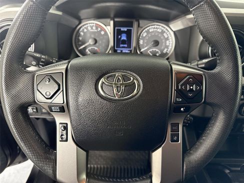 Certified 2022 Toyota Tacoma SR5 image 16