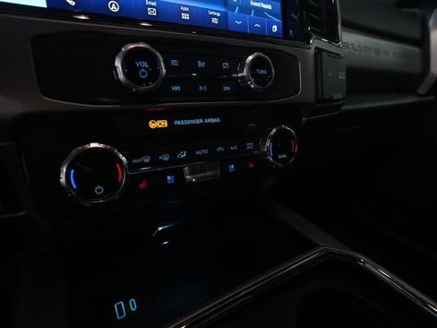 Used 2022 Ford F350 Platinum w/ FX4 Off-Road Package AWD/4WD image 20