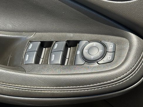 Used 2023 Buick Encore GX Essence w/ Experience Buick Package FWD image 24