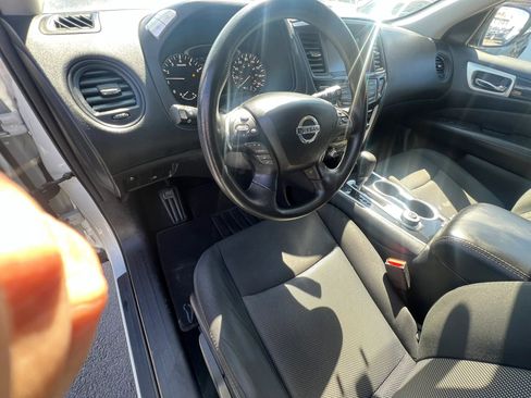 Used 2019 Nissan Pathfinder S AWD/4WD image 24