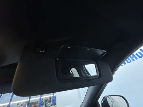 Used 2025 Chevrolet Trax RS w/ Sunroof Package image 33