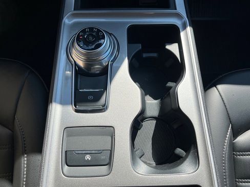 Used 2024 Ford Edge SEL w/ Convenience Package image 19