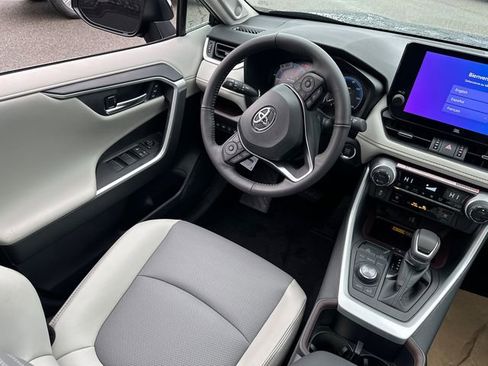 New 2025 Toyota RAV4 Limited image 20