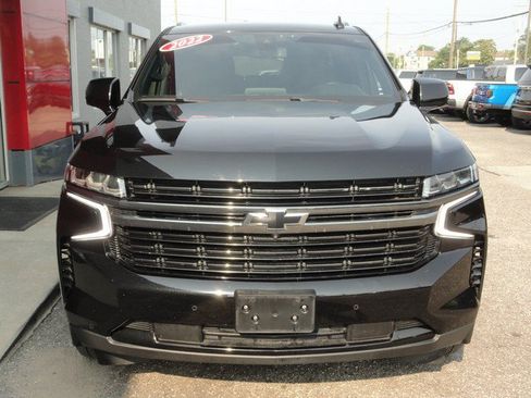 Used 2022 Chevrolet Suburban RST w/ Sport Performance Package AWD/4WD image 3