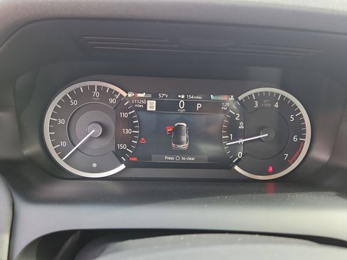 Used 2023 Land Rover Discovery Sport SE image 25