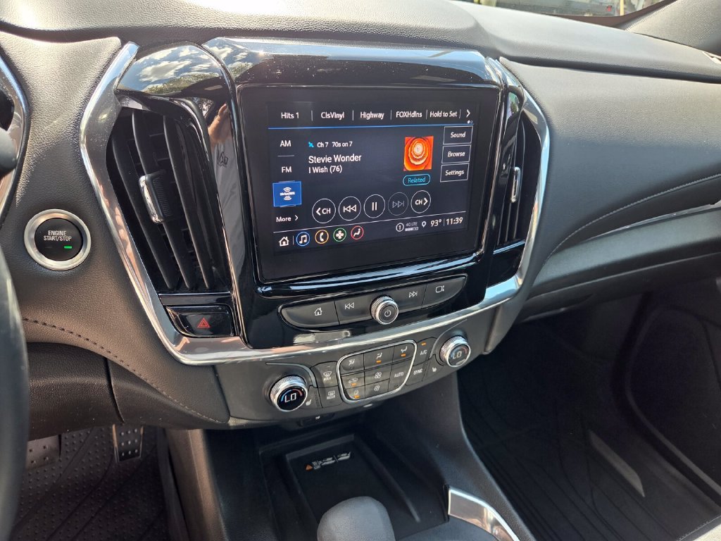 Used 2023 Chevrolet Traverse LT FWD image 25