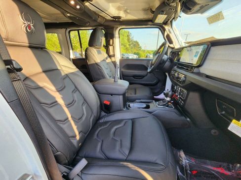 Used 2024 Jeep Wrangler Unlimited Sport AWD/4WD image 5