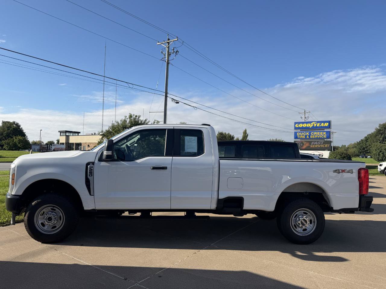 Used 2025 Ford F250 XL w/ F-250 >10K GVWR Package AWD/4WD image 3