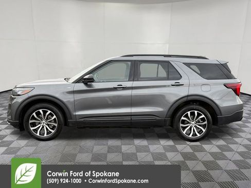 Certified 2025 Ford Explorer ST-Line image 10