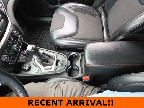 Used 2015 Jeep Cherokee Trailhawk w/ Cold Weather Group image 59