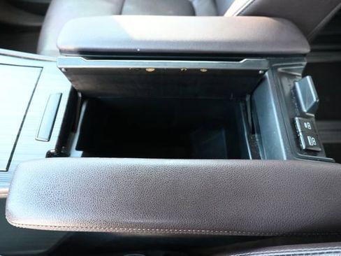 Used 2021 Toyota Sienna Platinum image 26