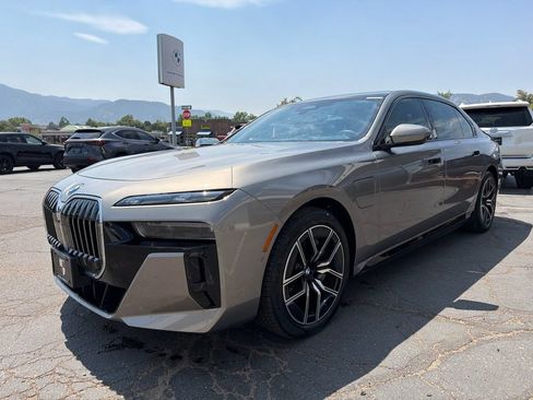 Used 2024 BMW 750e xDrive w/ Executive Package AWD/4WD image 4