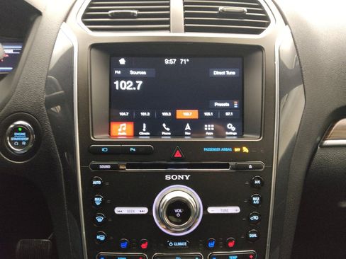 Used 2018 Ford Explorer Limited AWD/4WD image 25