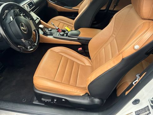 Used 2016 Lexus RC 200t w/ Premium Package RWD image 2