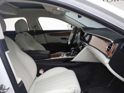 Certified 2024 Bentley Flying Spur Plug-In Hybrid image 27