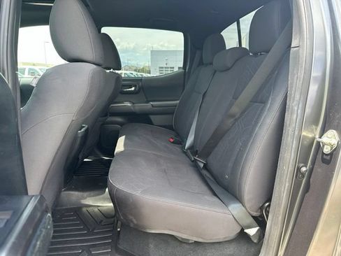 Used 2017 Toyota Tacoma TRD Sport w/ Premium & Technology Package AWD/4WD image 39