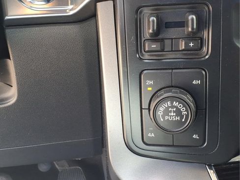 Used 2022 Ford F150 Lariat AWD/4WD image 13