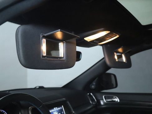 Used 2019 Jeep Grand Cherokee Laredo image 20