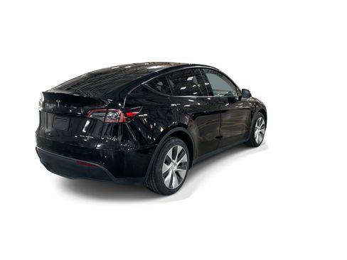 Certified 2023 Tesla Model Y Long Range AWD/4WD image 6