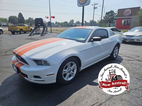 Used 2014 Ford Mustang Coupe RWD image 1
