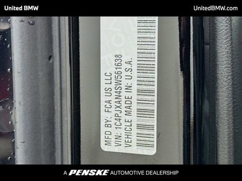 Used 2025 Jeep Wrangler Sport AWD/4WD image 13