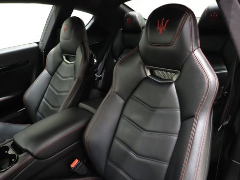 Used 2018 Maserati GranTurismo Sport image 18