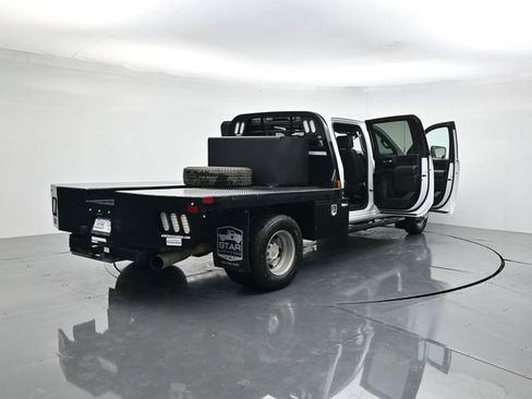 Used 2024 Chevrolet Silverado 3500 W/T image 47