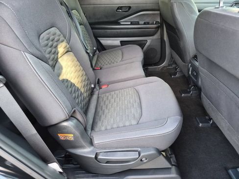 Used 2024 Nissan Pathfinder SV AWD/4WD image 25