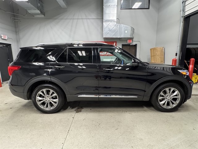 Used 2023 Ford Explorer Limited w/ Limited Technology Package AWD/4WD image 9
