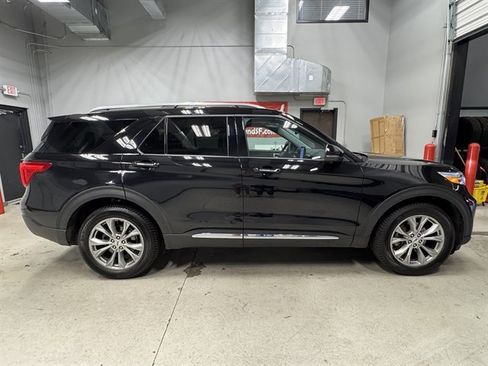 Used 2023 Ford Explorer Limited w/ Limited Technology Package AWD/4WD image 9